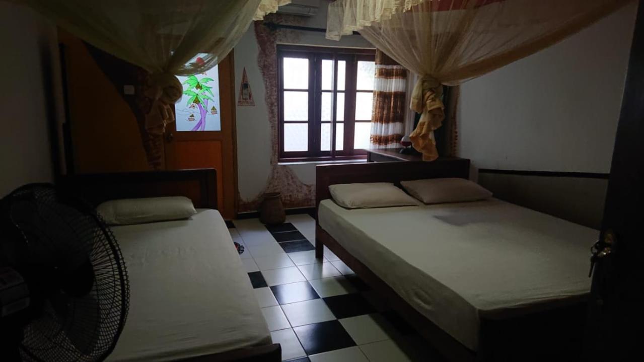 Leopard City Hostel Yala Tissamaharama Esterno foto