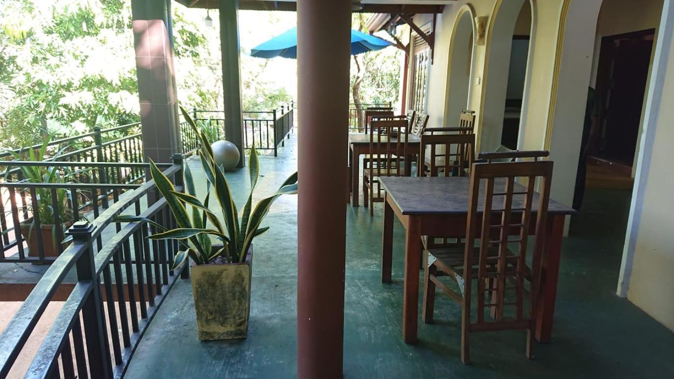Leopard City Hostel Yala Tissamaharama Esterno foto