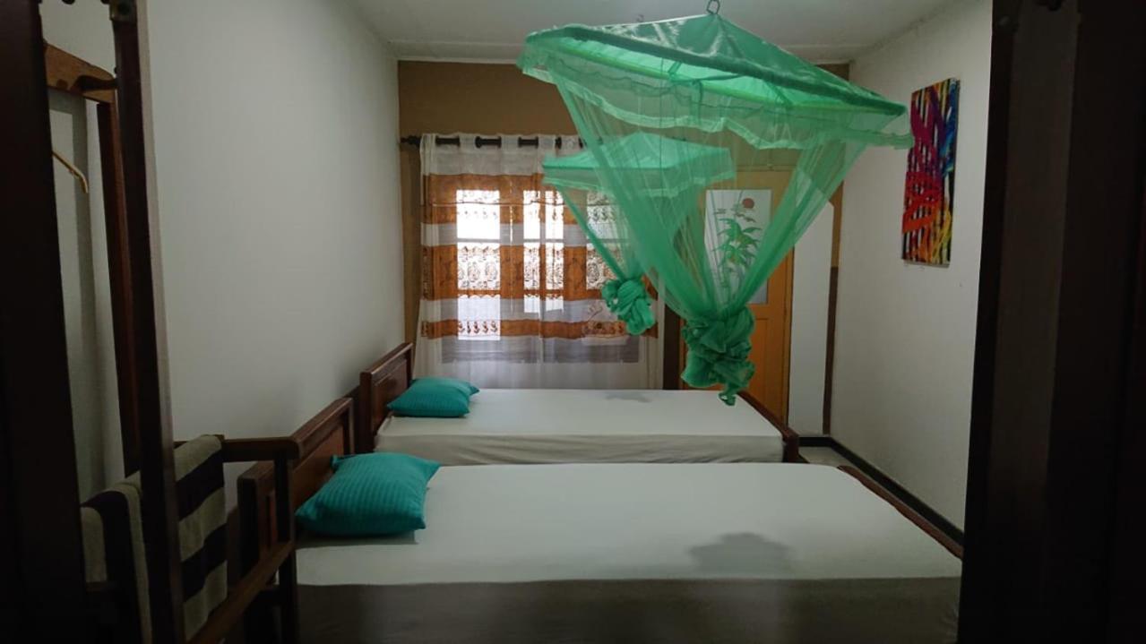 Leopard City Hostel Yala Tissamaharama Esterno foto