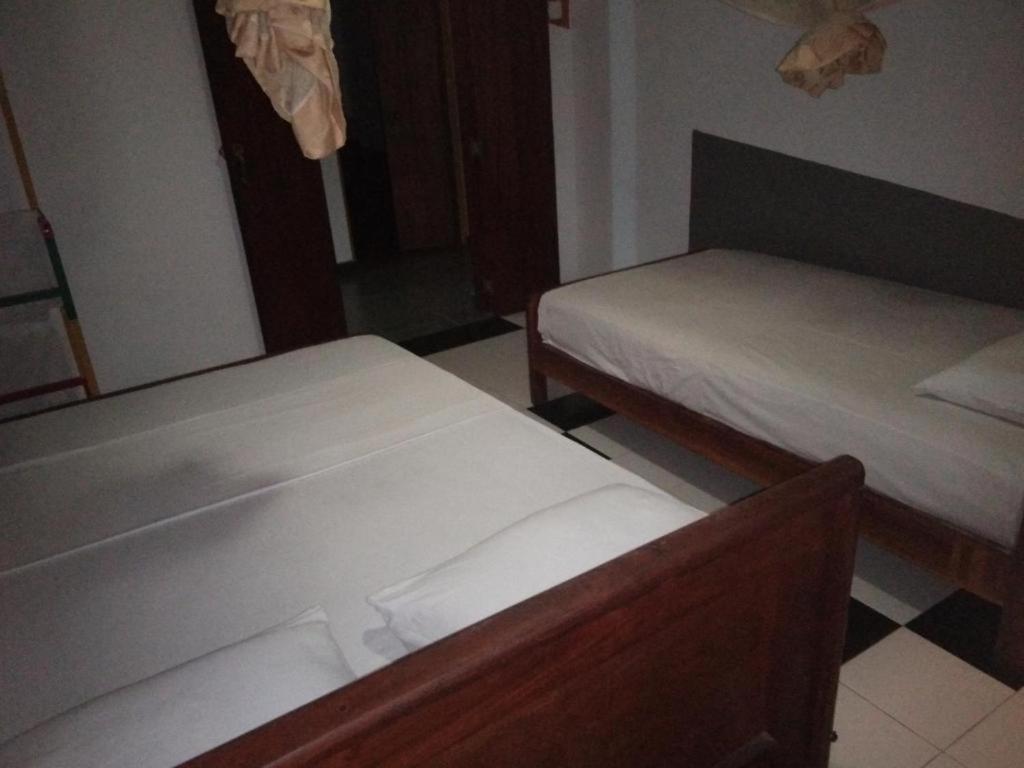 Leopard City Hostel Yala Tissamaharama Esterno foto