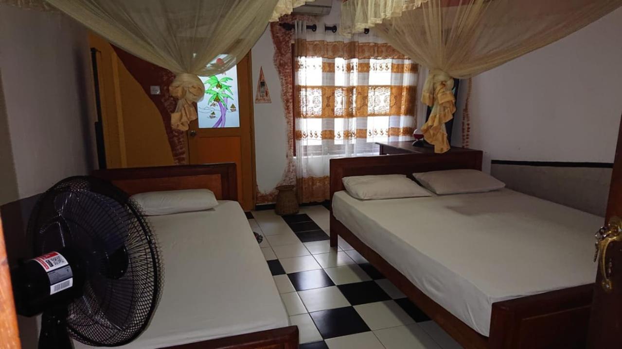 Leopard City Hostel Yala Tissamaharama Esterno foto