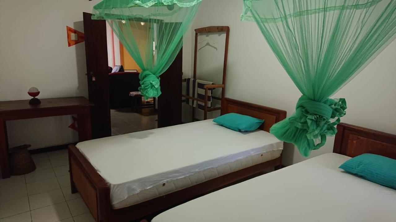 Leopard City Hostel Yala Tissamaharama Esterno foto