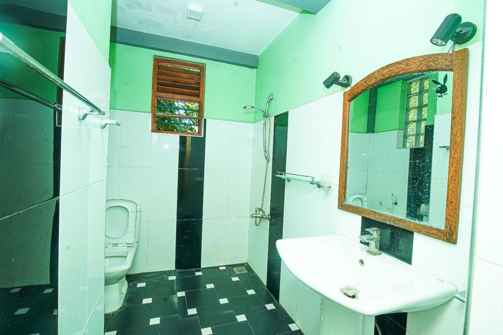 Leopard City Hostel Yala Tissamaharama Esterno foto