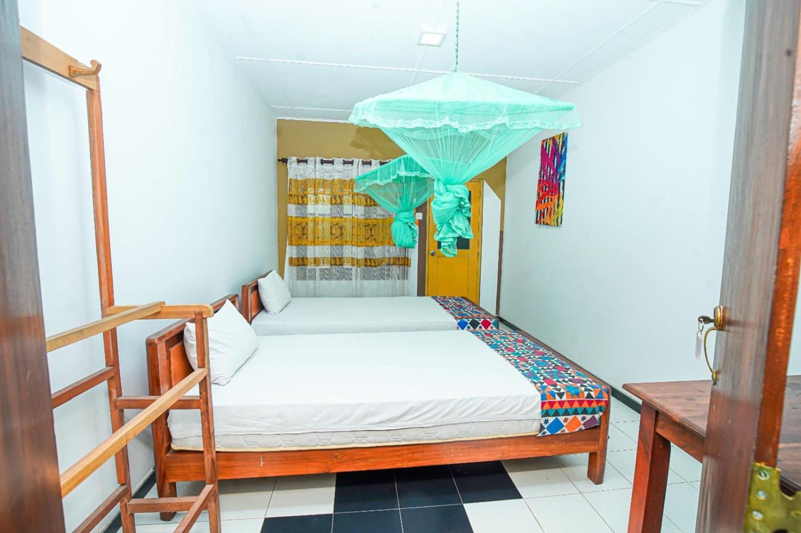 Leopard City Hostel Yala Tissamaharama Esterno foto